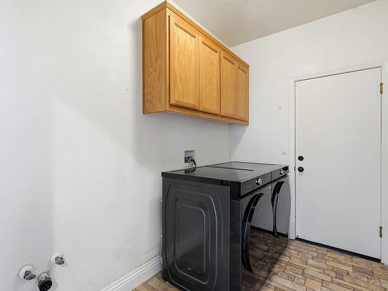 871 Larkspur Ln — Photo 37