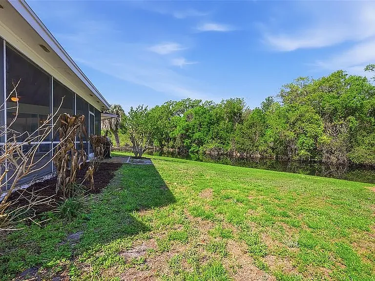 2325 Lauderdale Ct — Photo 14