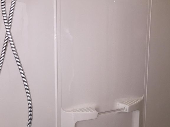 4th image of 131 Alwine Ave