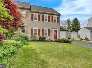 238 S 5th St, Womelsdorf, PA 19567
