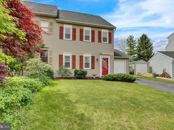 238 S 5th St, Womelsdorf, PA 19567