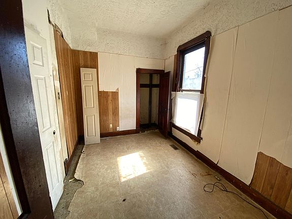 5th image of 1415 S Alabama St