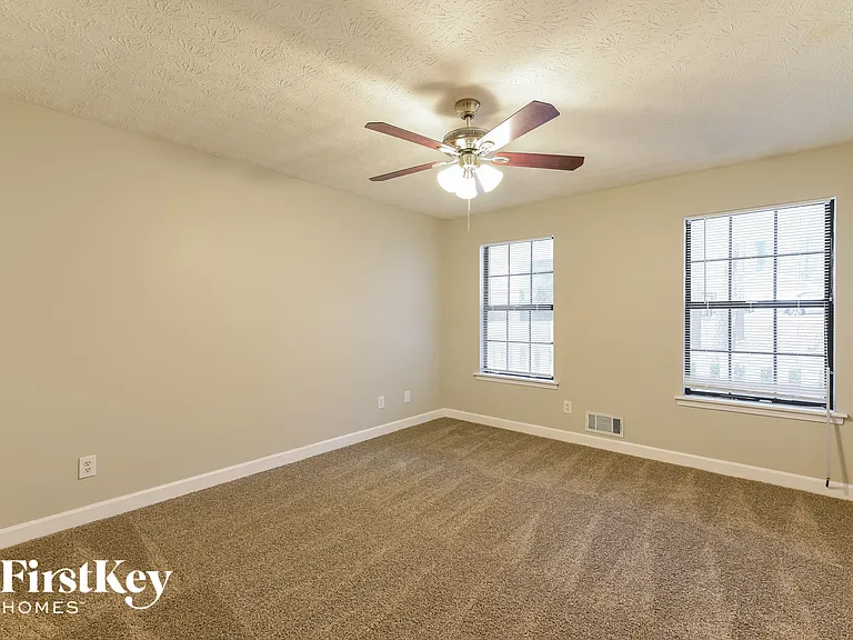 2763 Marcia Dr — Photo 8