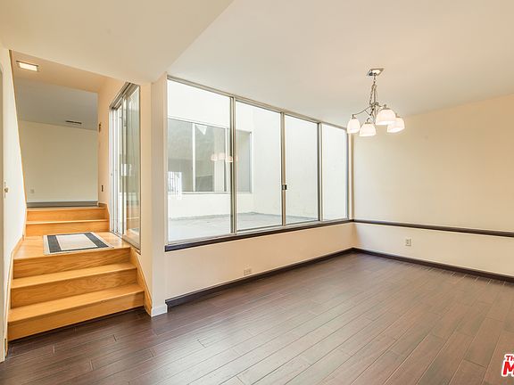 2nd image of 4711 S La Villa Marina #D