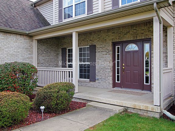 3rd image of 4801 Fencerow Ln