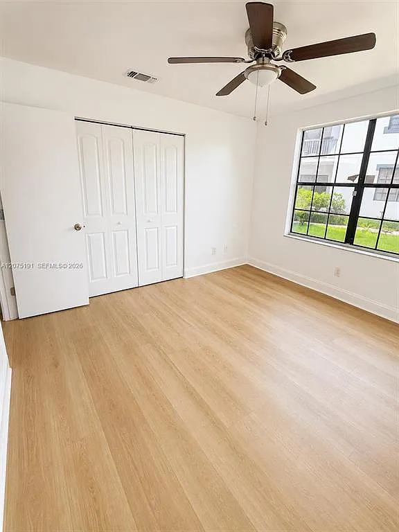 3 bed, 1305 sqft, $2,600 — Photo 2