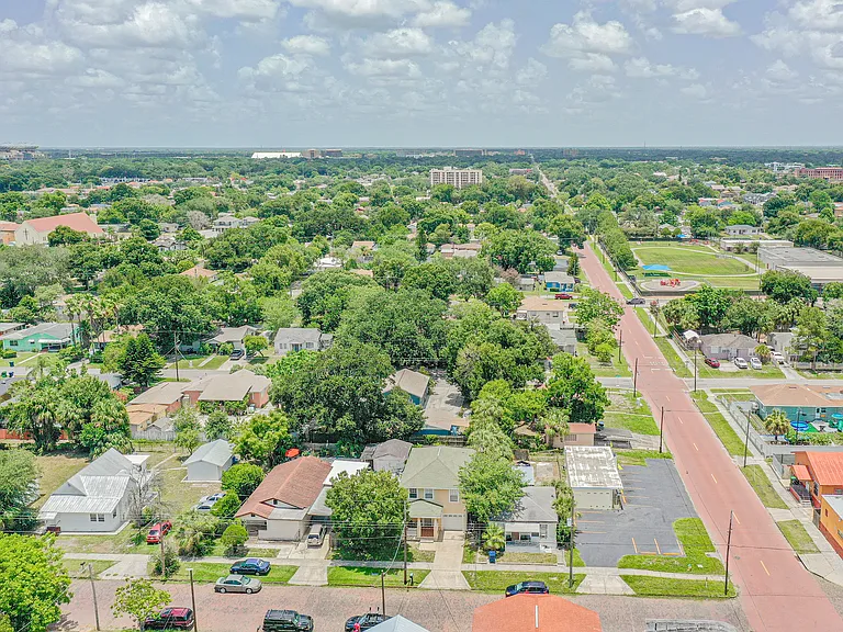 2907 W Chestnut St — Photo 50