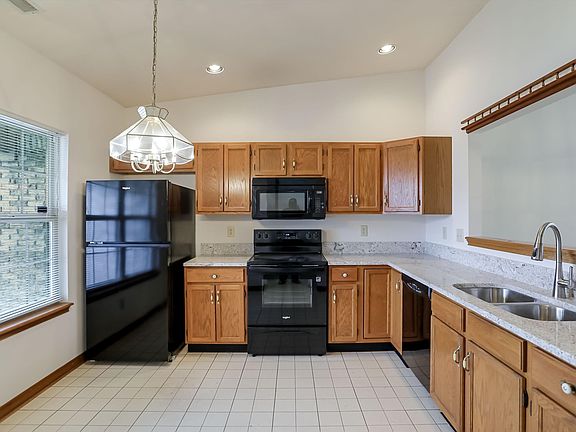4th image of 1347 Swan Dr
