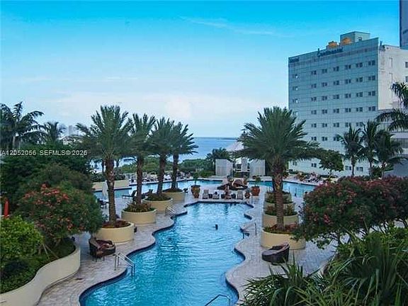 4th image of 244 Biscayne Blvd APT 442