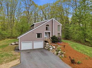 35 Pilgrim Cir, East Hampstead, NH 03826