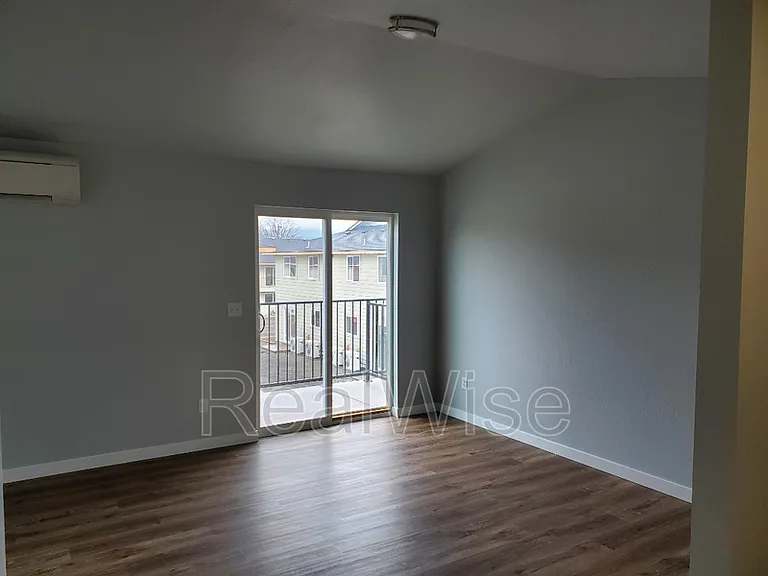 224 Cheryl Ln #9 — Photo 6