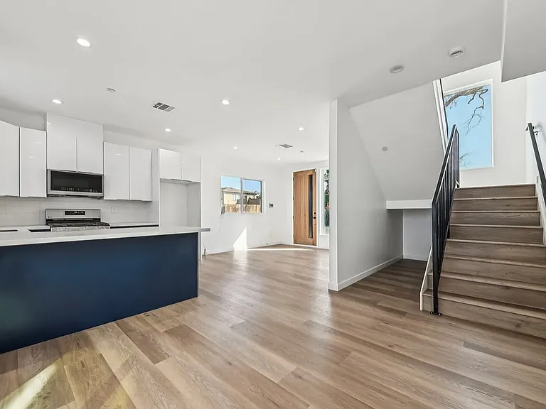 2919 S Burnside Ave #1 — Photo 23