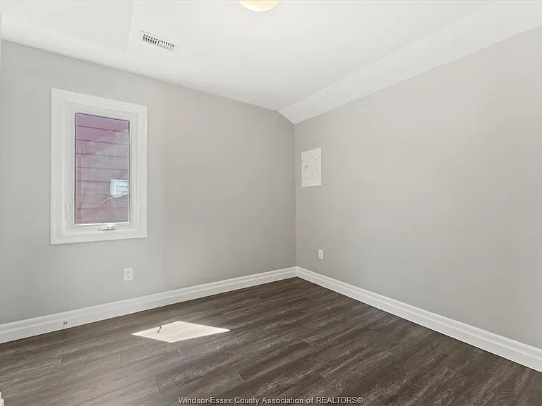 1439 Benjamin Ave #2 — Photo 12