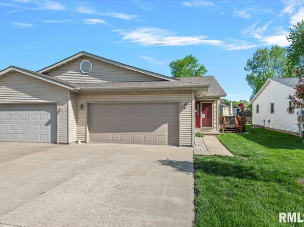 203 Wintergreen Dr, Chatham, IL 62629