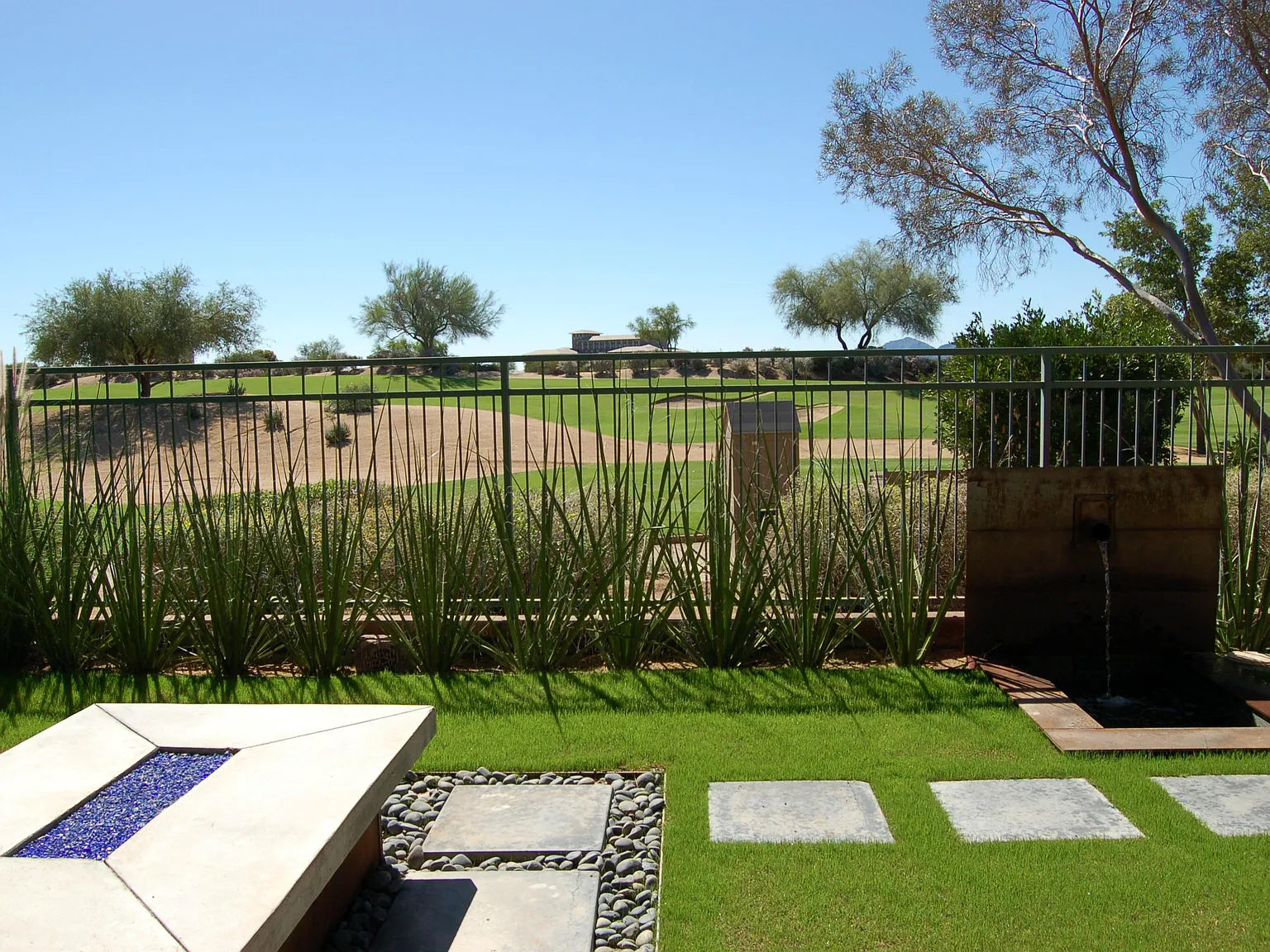 3 bed, 2.0 bath, 2355 sqft, $4,000 — Photo 3