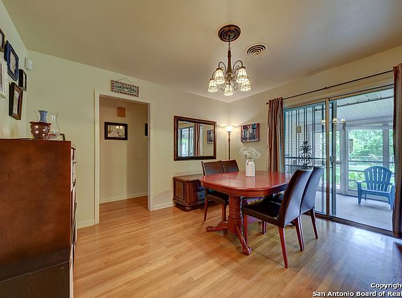 5th image of 5054 Stoneleigh Dr