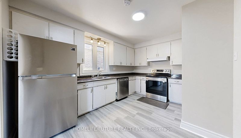 Toronto House for rent - 5 Bedrooms — photo 2