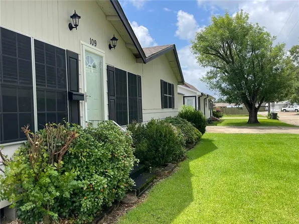 109 Rosewood Dr, Houma, LA 70360