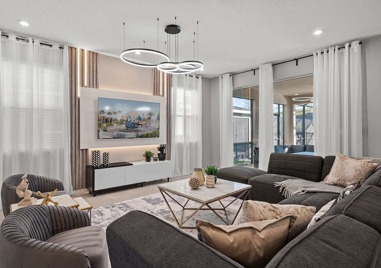 Amazing 6Bed Home in Solara, Fun for All — Photo 1