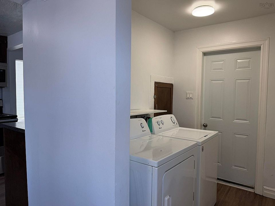 2nd image of 12 Chestnut St