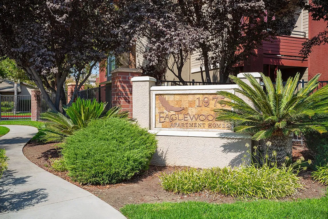 Eaglewood — Photo 3