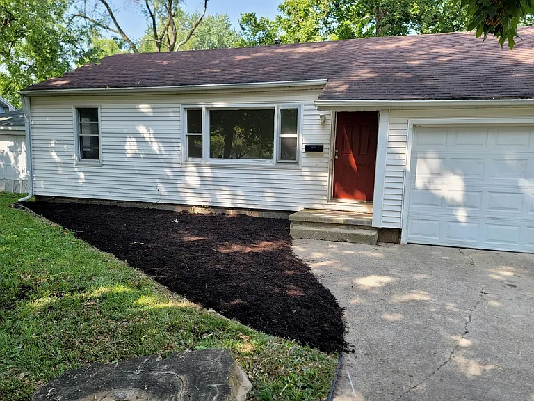 607 Swigart St — Photo 1