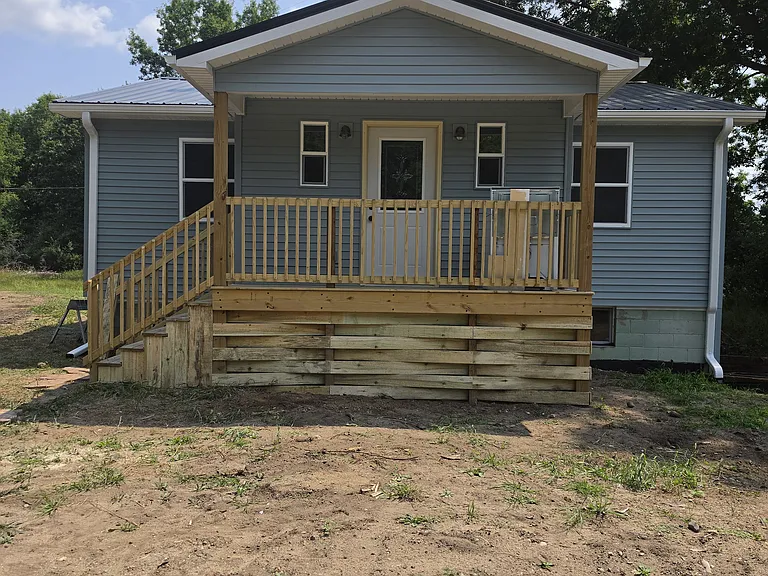 4231 S Johnson Rd — Photo 1
