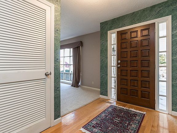 2nd image of 355 Essex Dr NE