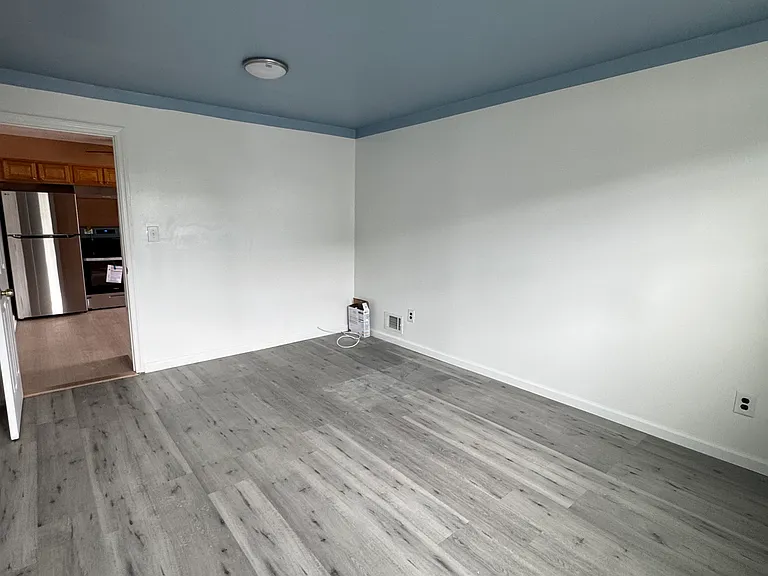 76 Berry Ave #1 — Photo 10
