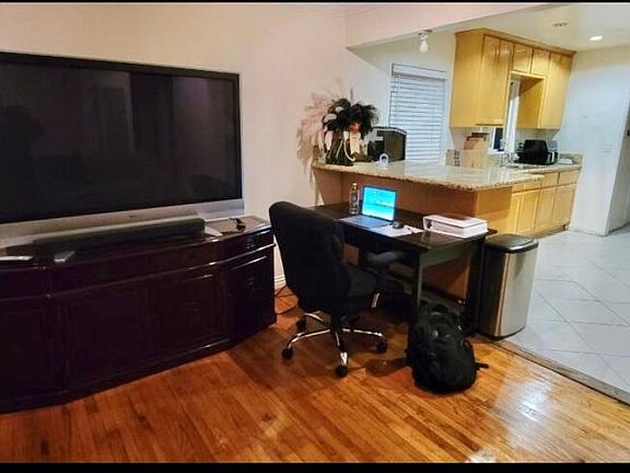 3rd image of 340 Mooney Dr