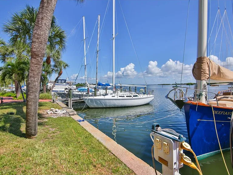 3440 Gulf Of Mexico Dr #9 — Photo 2