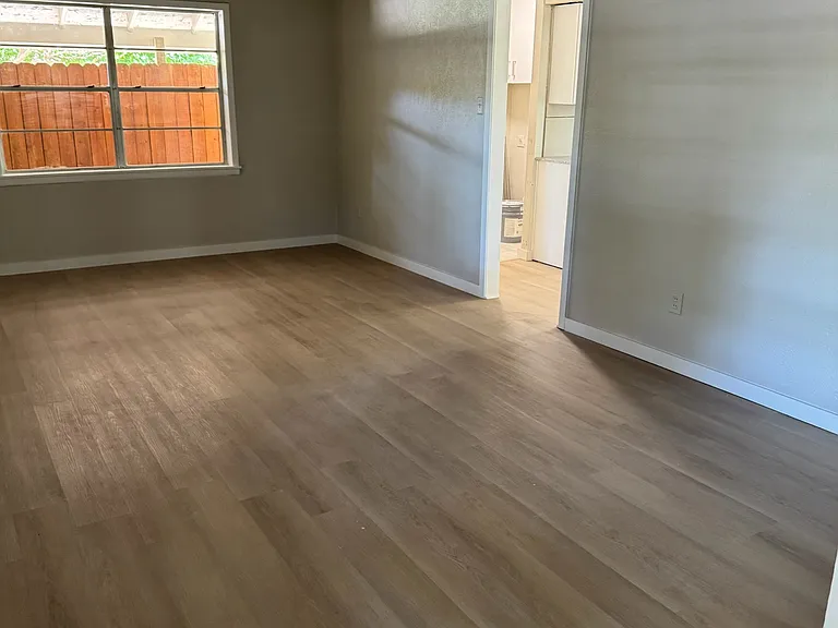 4210 Templeton St — Photo 6