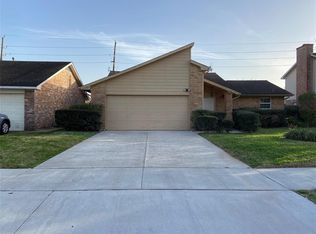 3134 Sleepy Hollow Dr, Sugar Land, TX 77479