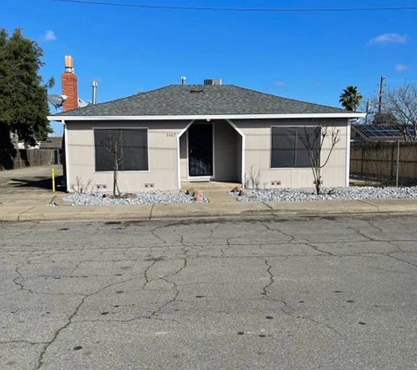 2607 Alamo Dr