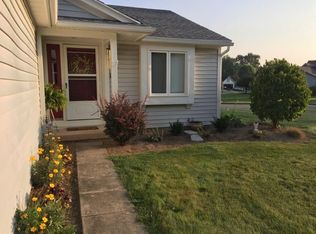 42 Ascott Ln, Webster, NY 14580