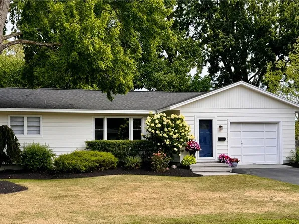 106 Belleview Dr, Canastota, NY 13032