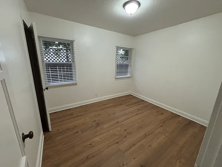 805 Howard St — Photo 6