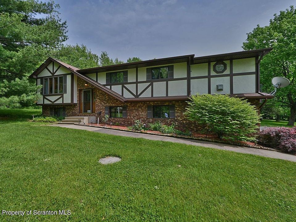 1st image of 35 Woodlyn Ln S