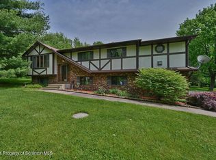 35 Woodlyn Ln S, Honesdale, PA 18431