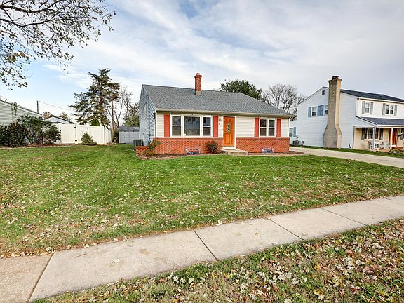 3rd image of 38 Herbert Dr