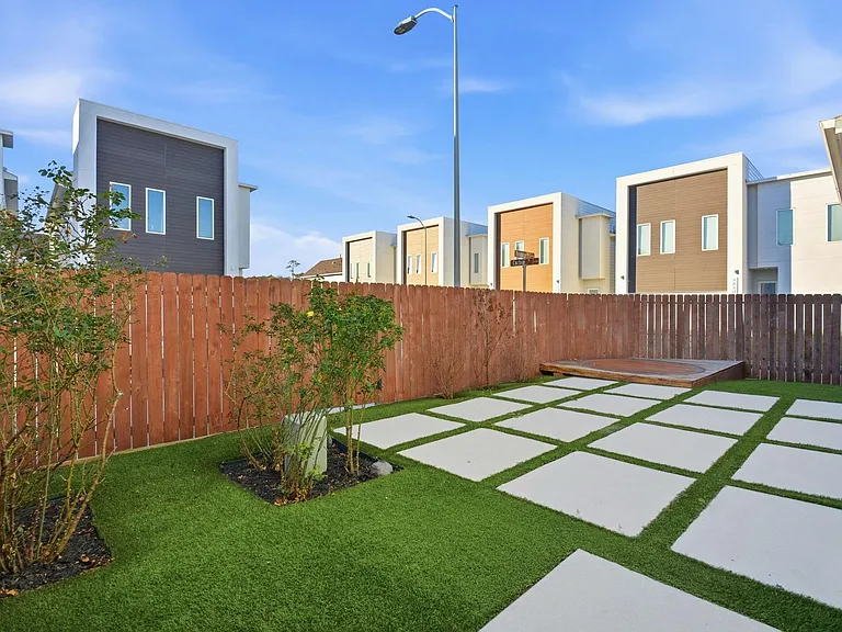 5519 Paraiso Pl — Photo 33