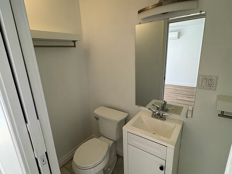 2215 Alsace Ave — Photo 5