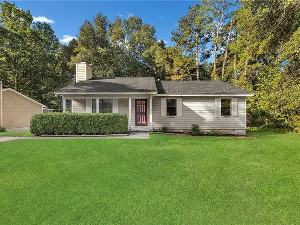 565 Lacebark Dr, Macon, GA 31220