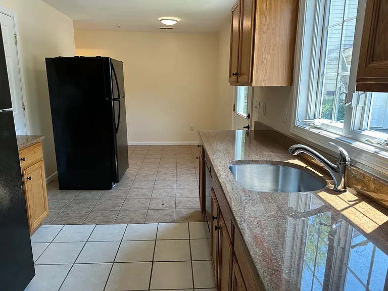 525 Water St #3 — Photo 8