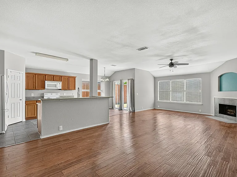 1325 Periwinkle Dr — Photo 7
