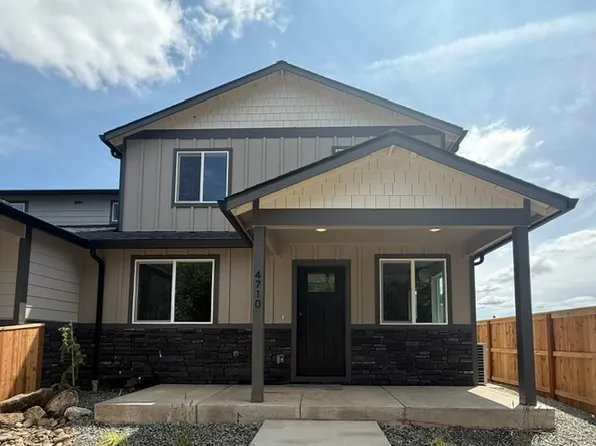 4710 Gebhard Rd, Central Point, OR 97502