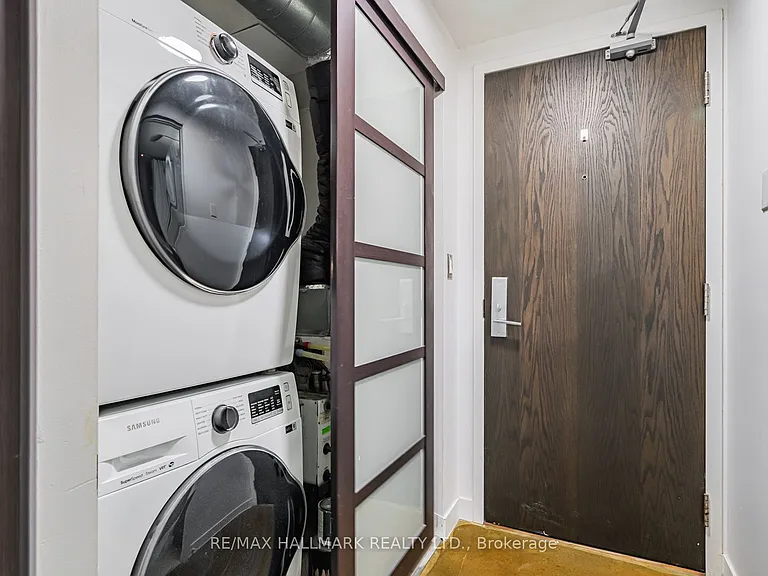 201 Carlaw Ave #L06 — Photo 19