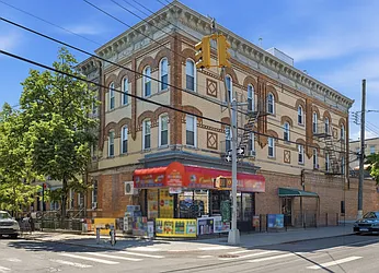 818 Onderdonk Avenue