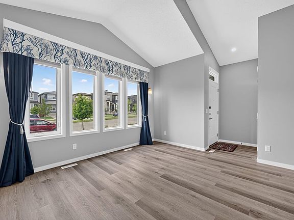 4th image of 156 Belmont Blvd SW