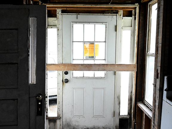 3rd image of 704 Riverside Ave